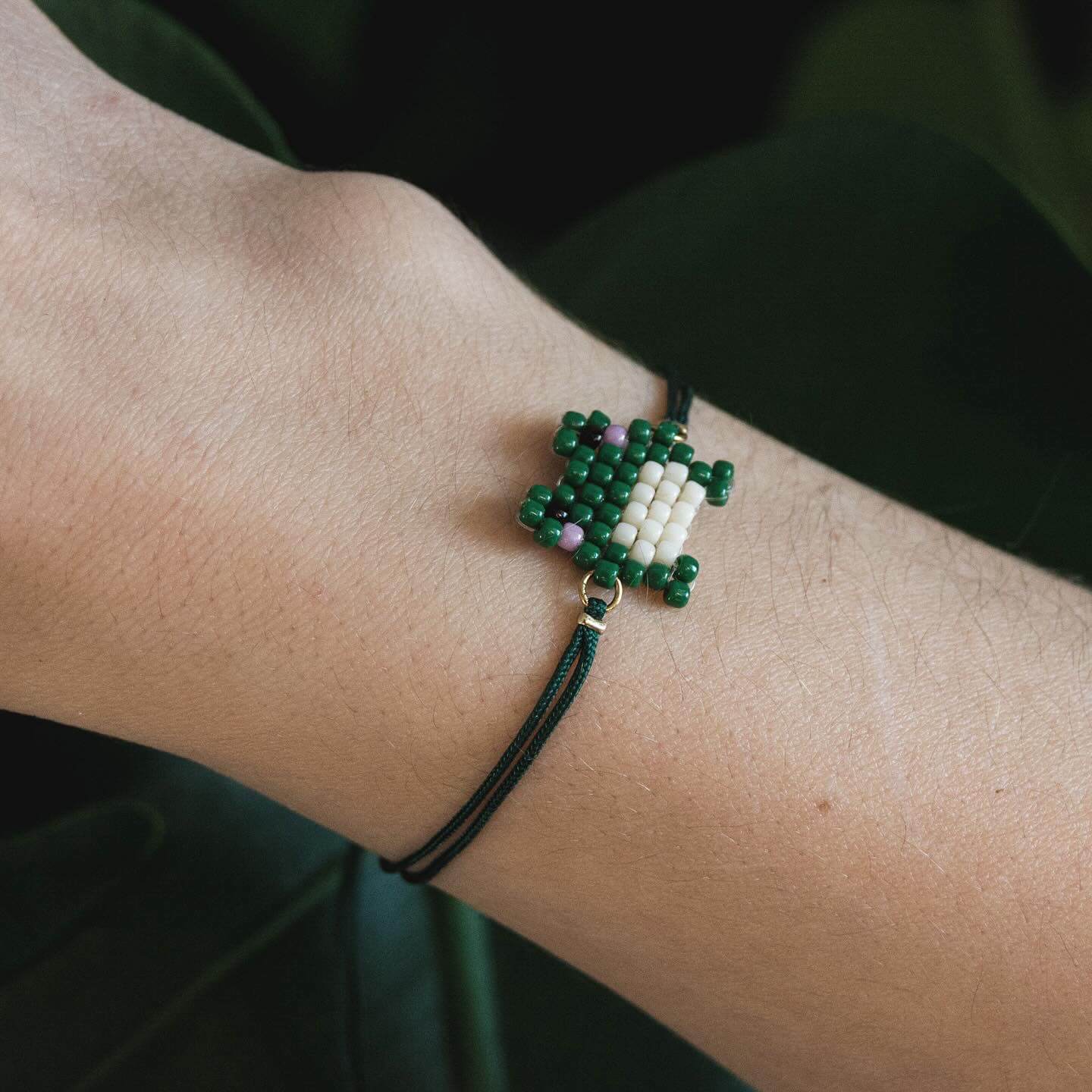 Bransoletka zielona żabka N°1