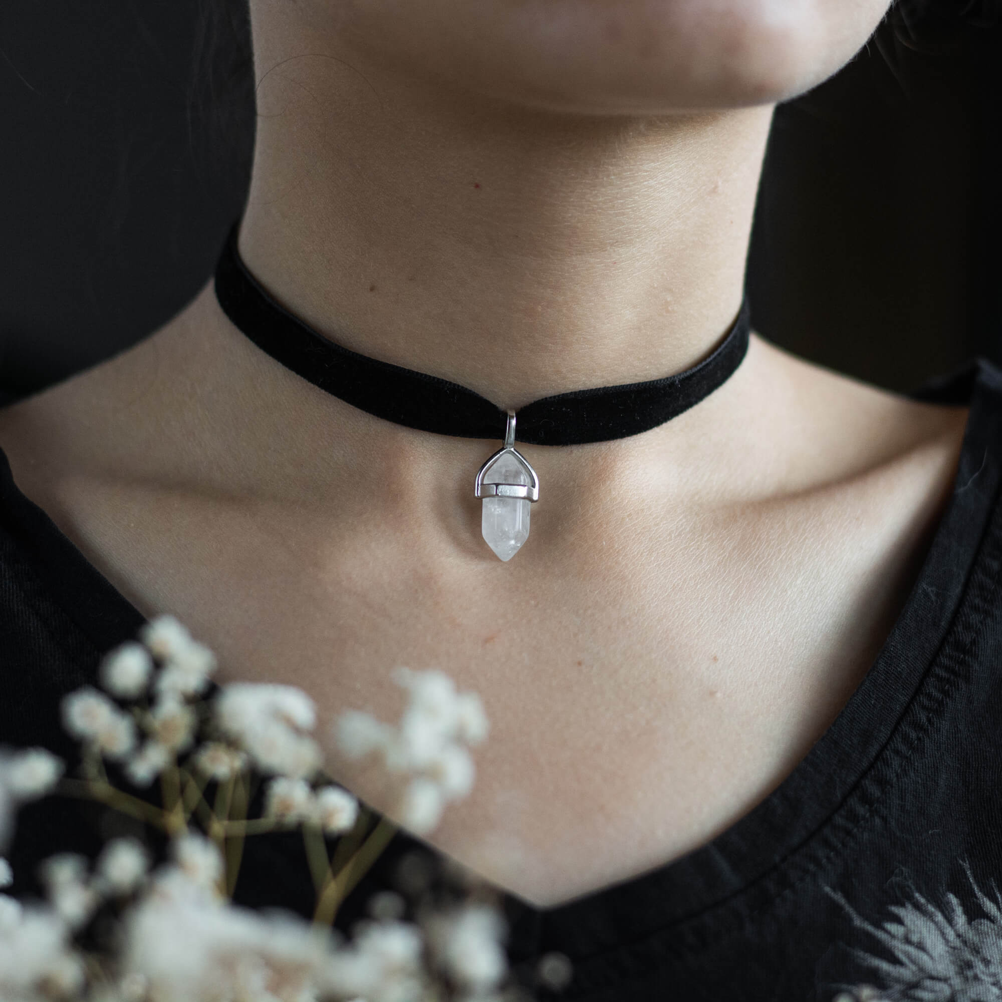 Aksamitka z kryształem górskim