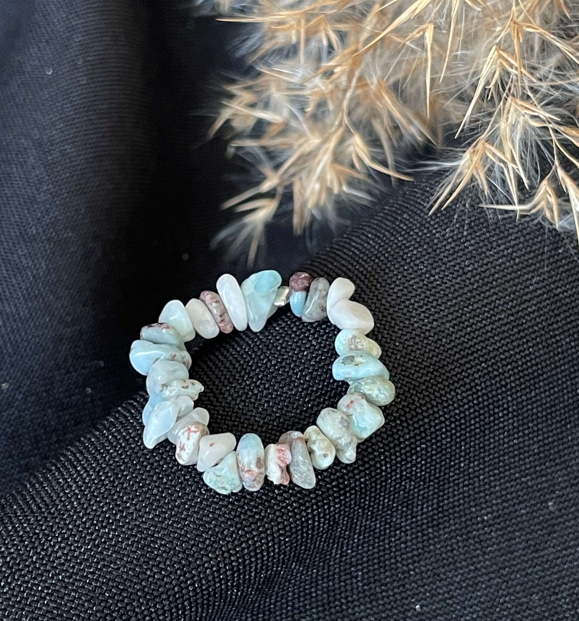 Pierścionek elastyczny z sieczką larimaru