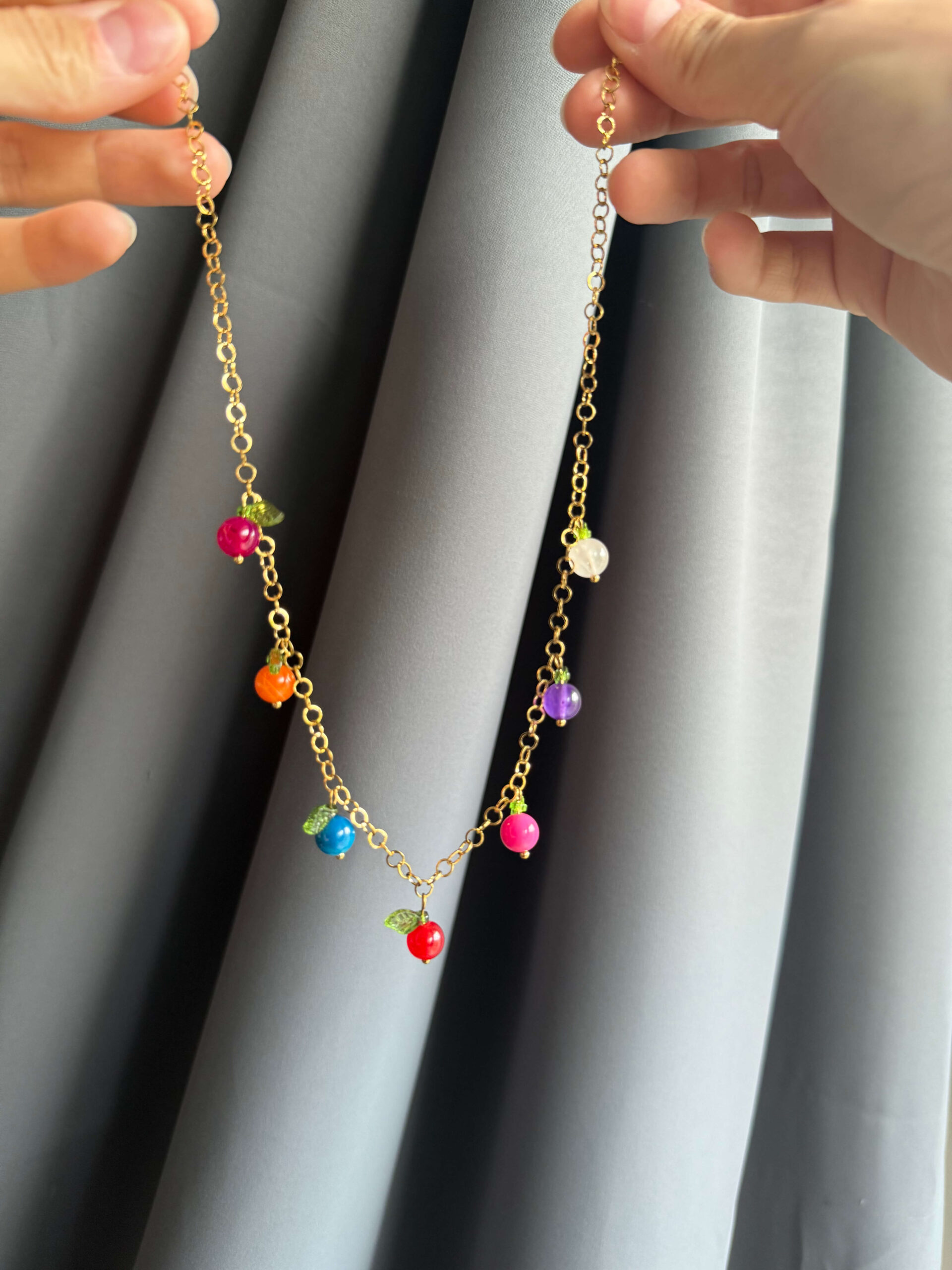 Naszyjnik na łańcuszku z owocami - obrazek 2
