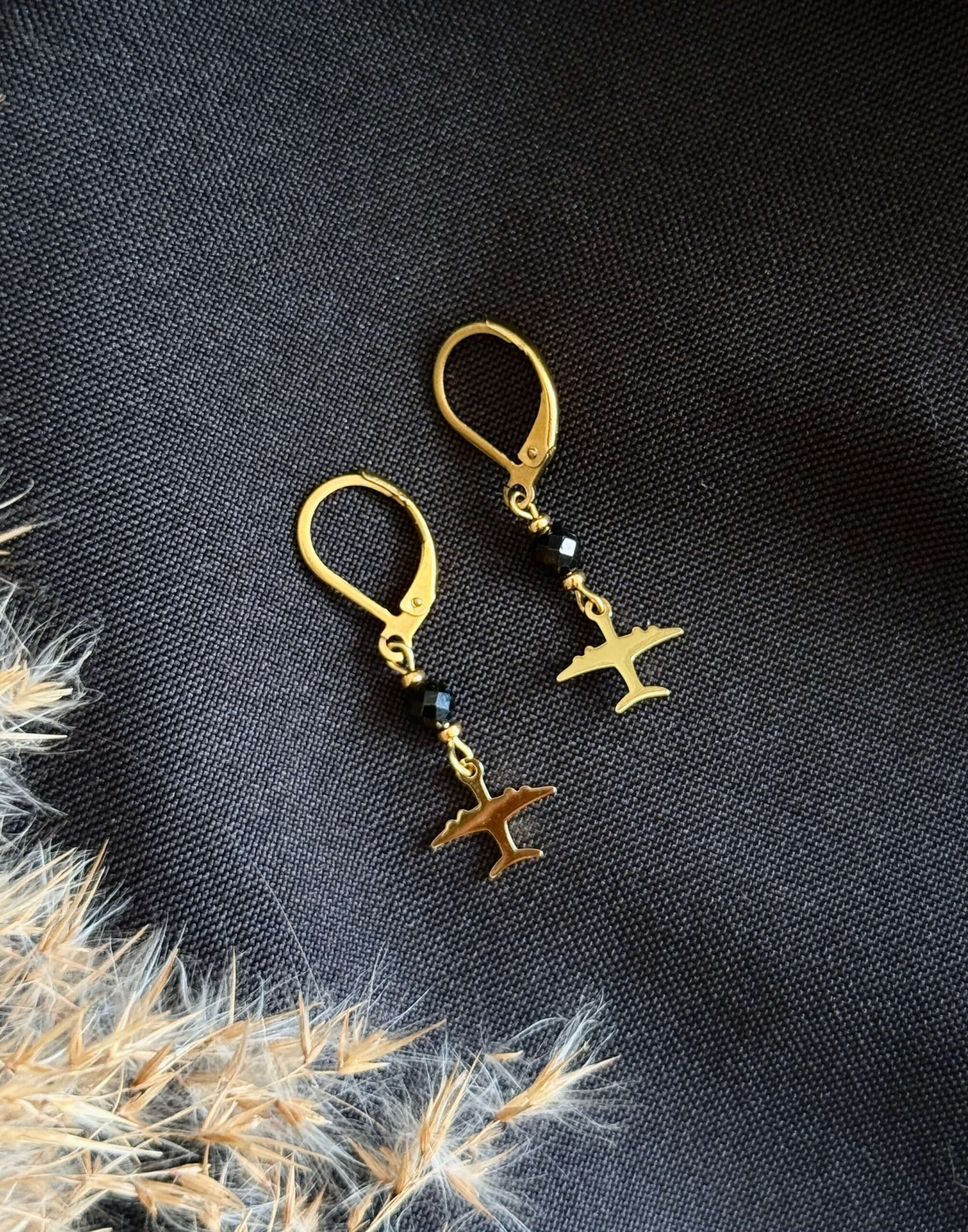 Kolczyki z samolotem i czarnym turmalinem