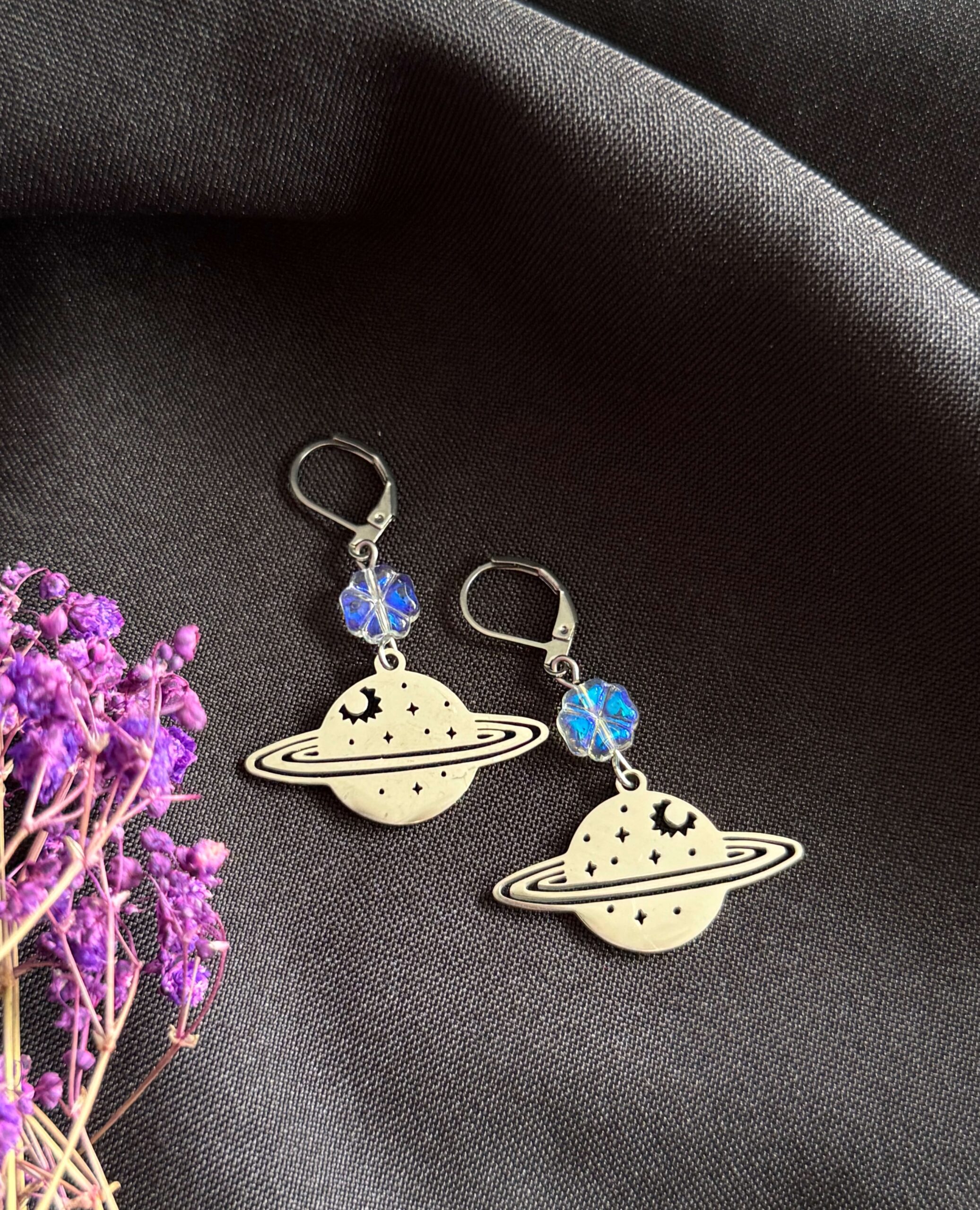 Kosmiczne kolczyki z planetami