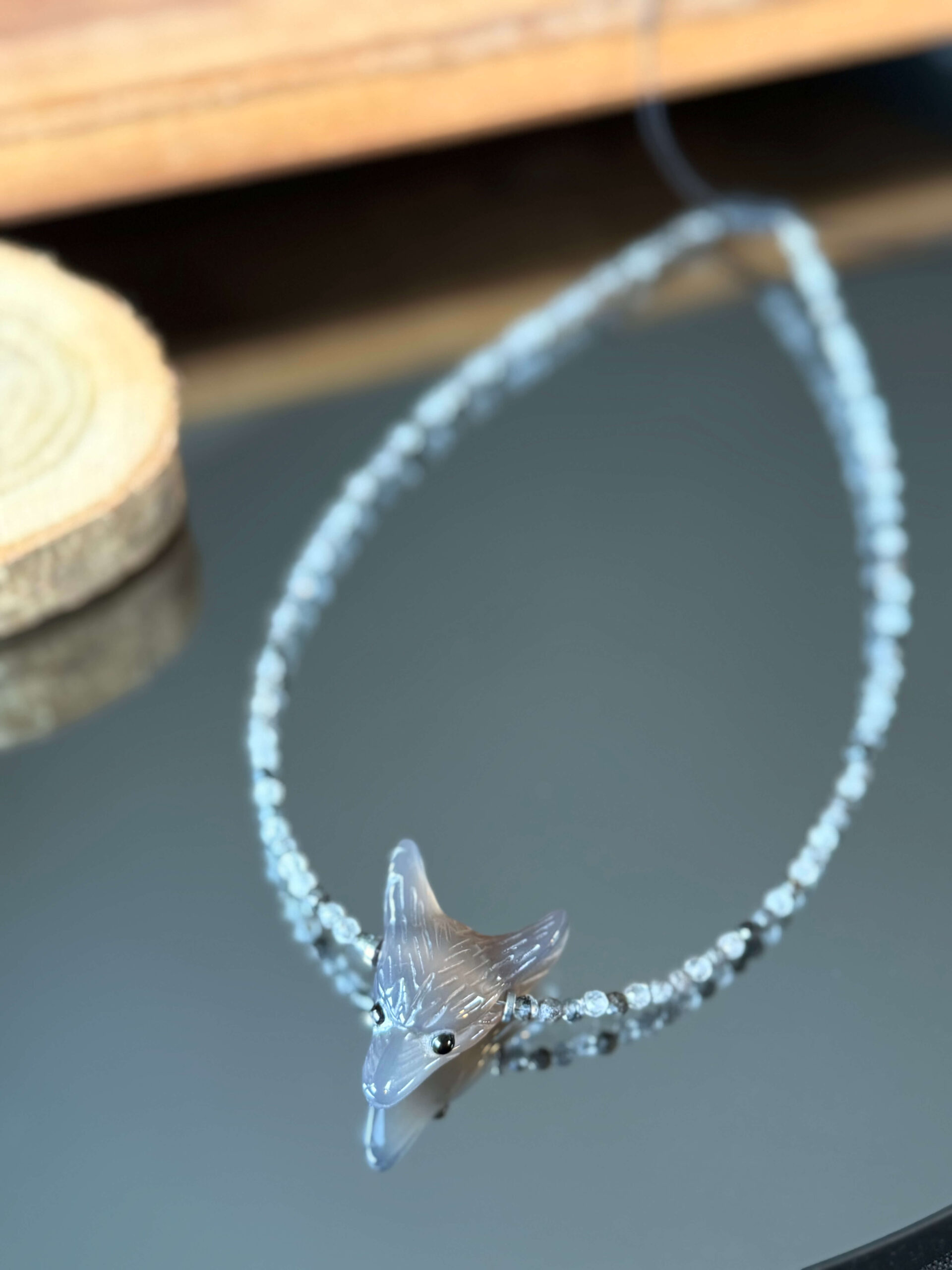 Naszyjnik z liskiem z agatu i kryształem górskim z turmalinem - obrazek 2