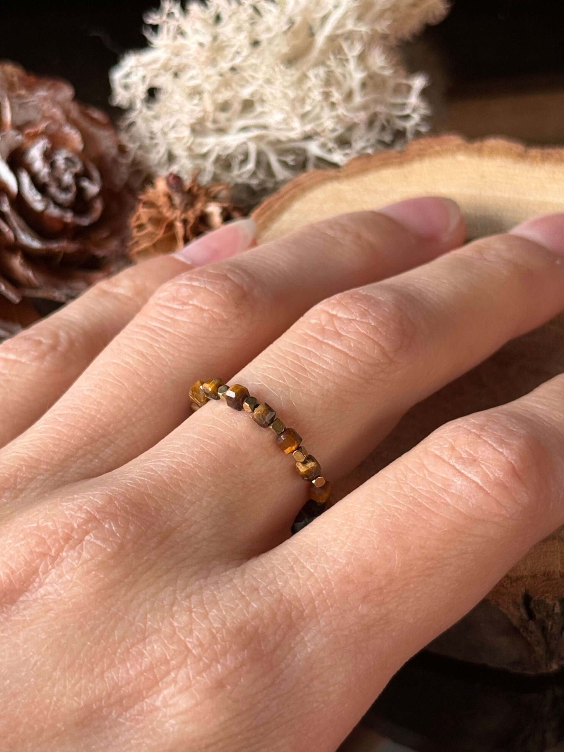 Pierścionek elastyczny z tygrysim okiem i hematytem - obrazek 2