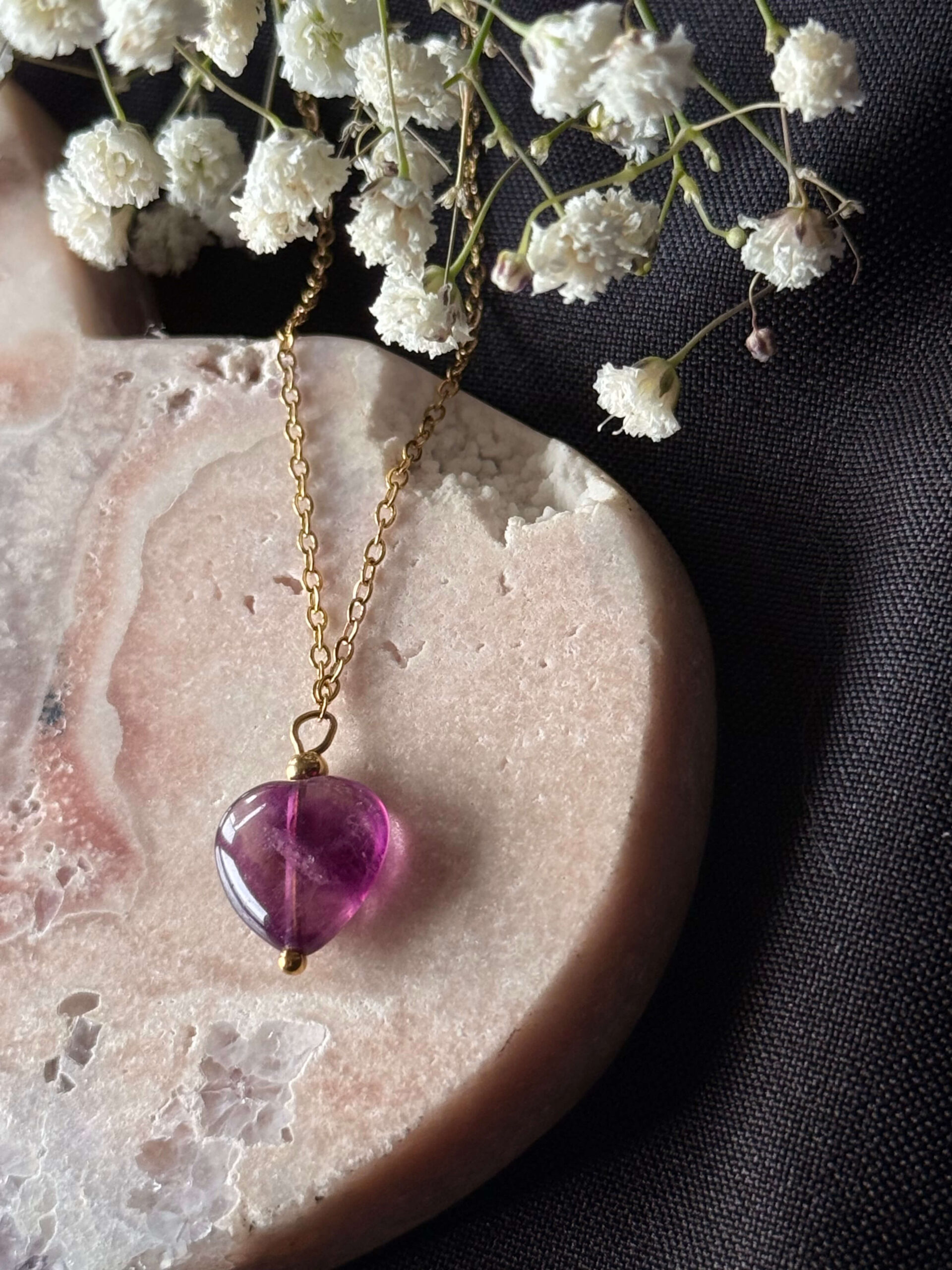 Łańcuszek z serduszkiem z fioletowego fluorytu N°1 - obrazek 2