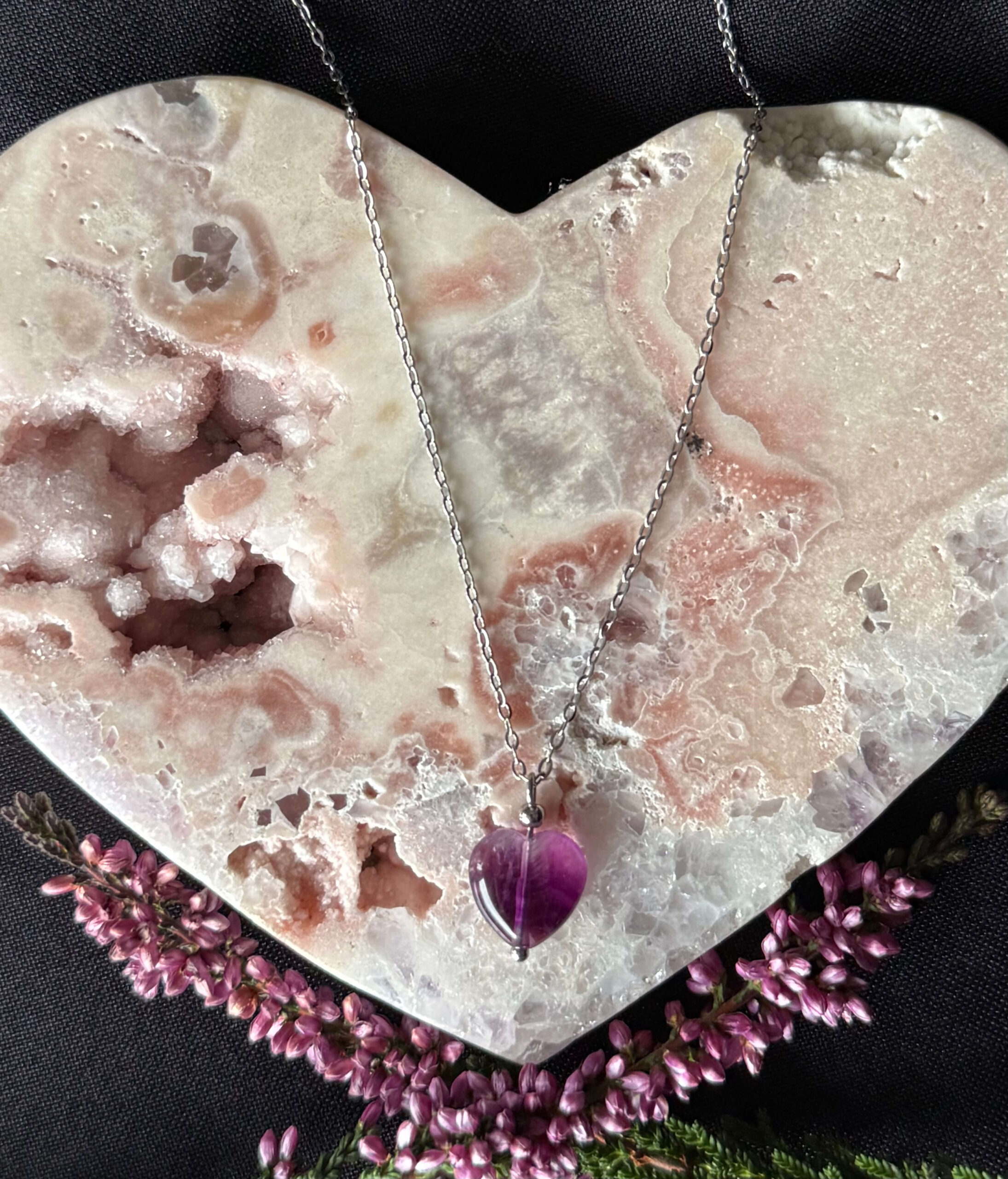 Łańcuszek z serduszkiem z fioletowego fluorytu N°4 - obrazek 2