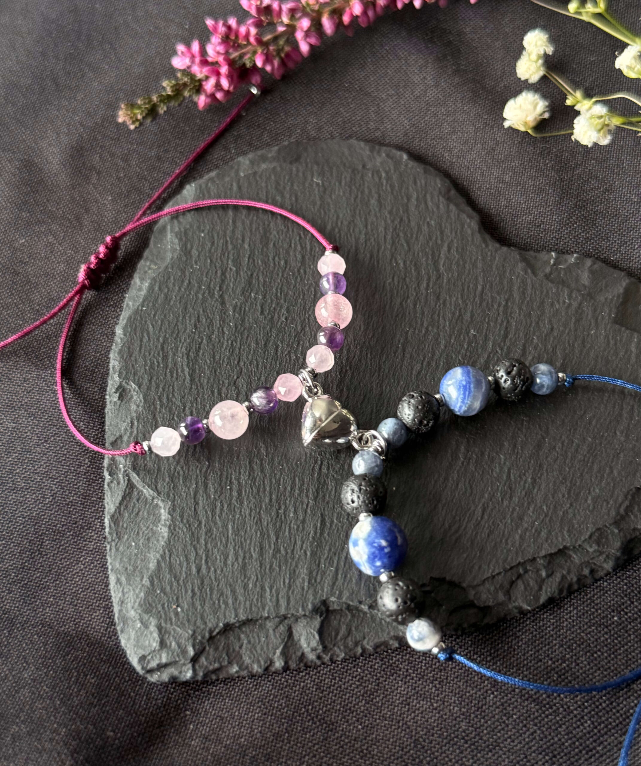 Zestaw bransoletek z magnetycznym serduszkiem N°2