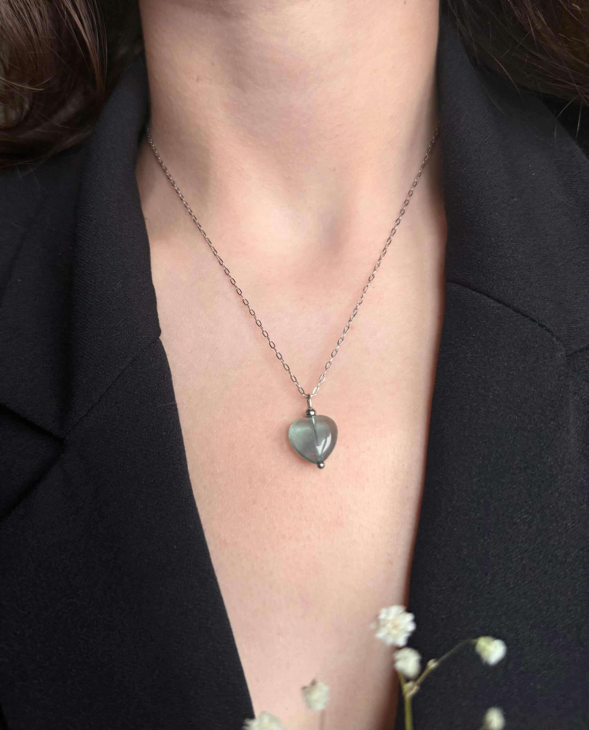 Łańcuszek z serduszkiem z niebieskiego fluorytu N°3 - obrazek 2