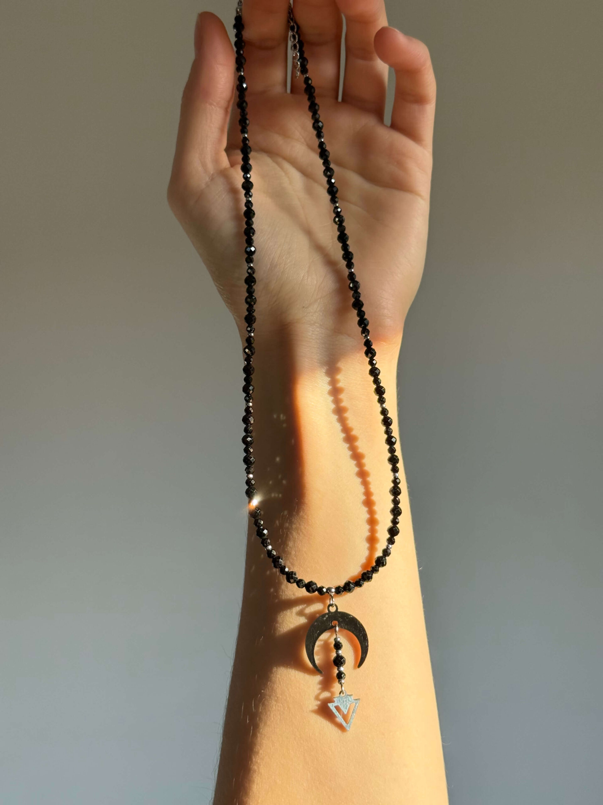 Naszyjnik z czarnym turmalinem Eclipse Drop - obrazek 3