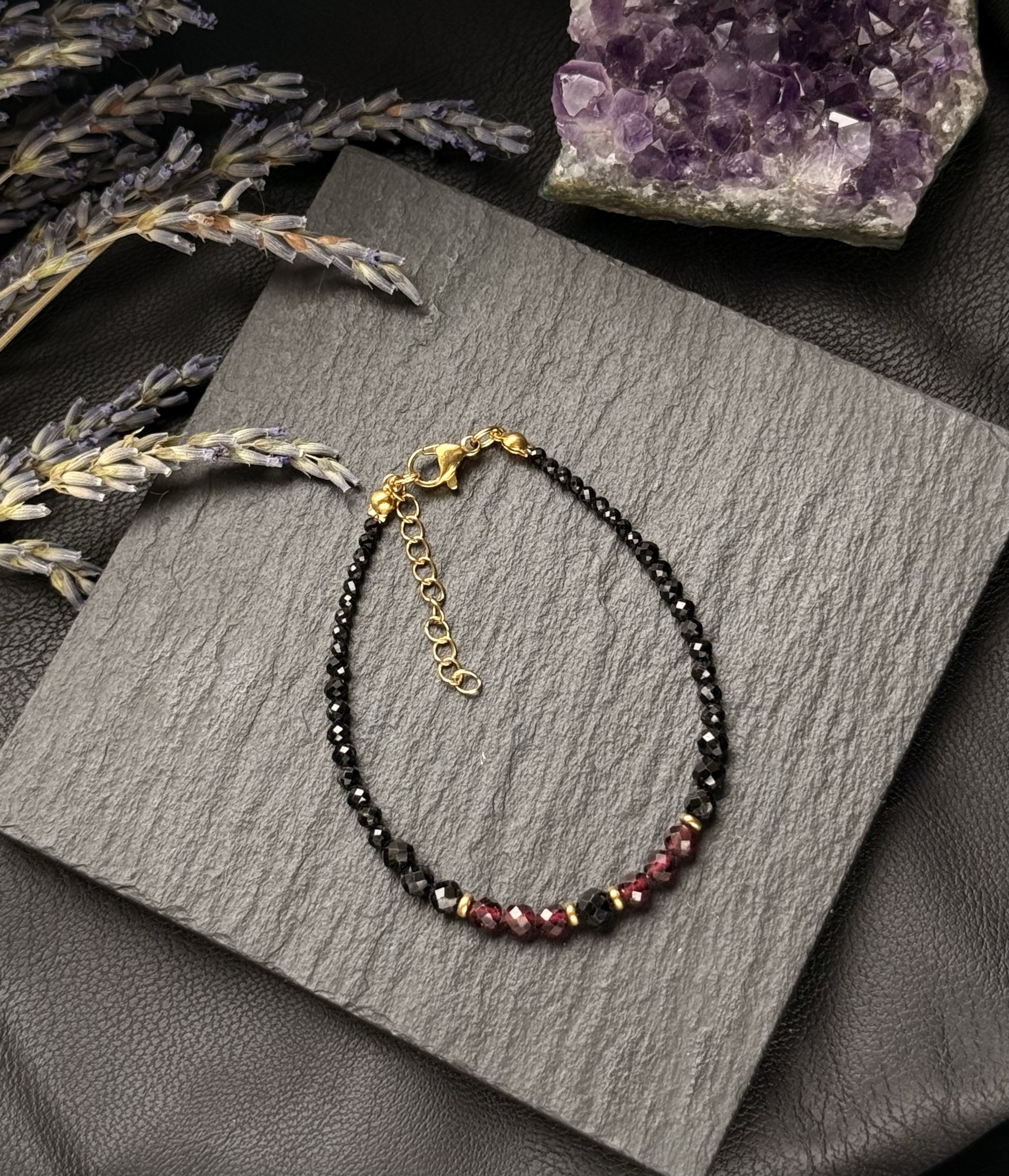 Bransoletka Black&Bloom - Granat